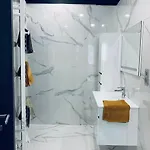 Loft Moderne Avec Jacuzzi Roft Le B *