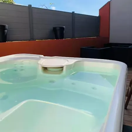 Loft Moderne Avec Jacuzzi Roft Le B